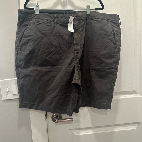 NEW WITH TAG - American Eagle Next Level Flex Shorts Grey size 44 - Picture 1 of 6